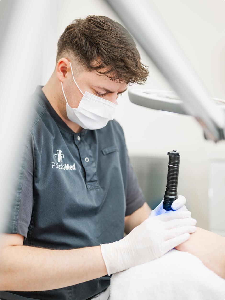 Was sind Nagelkorrekturspangen & eingewachsene Zehennägel?